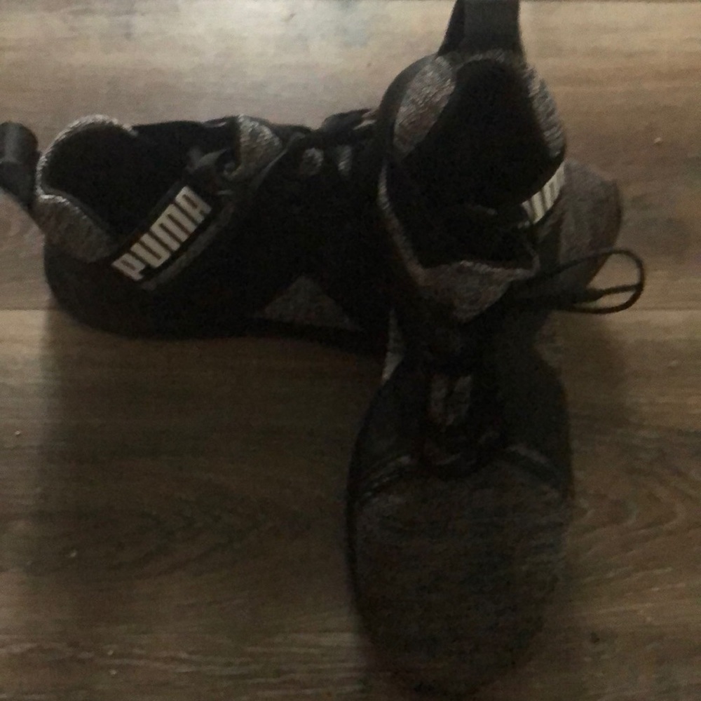 Men’s Puma tennis shoes Size 13